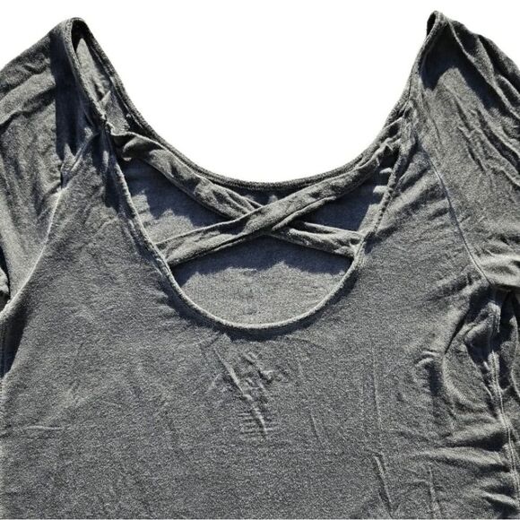 Soft & Sexy AEO T 1977. Viscose long sleeve shirt by American Eagle Outfitters. - Picture 10 of 16